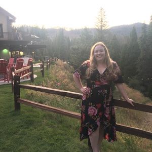 Meet your Posher, Caitlin